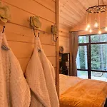 Alpstuga Zarevo Glamping Forest *