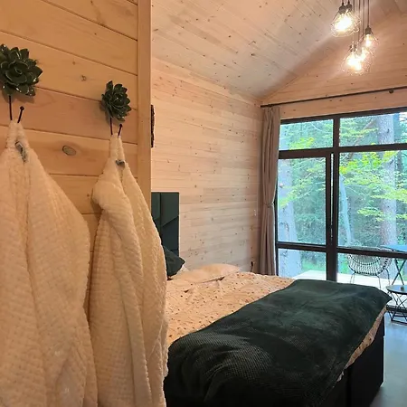 Chalet Zarevo Glamping Forest *
